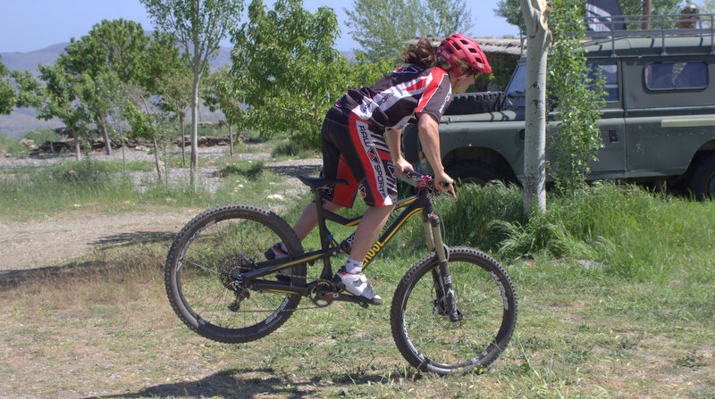 Bunny Hop mountain bike skills